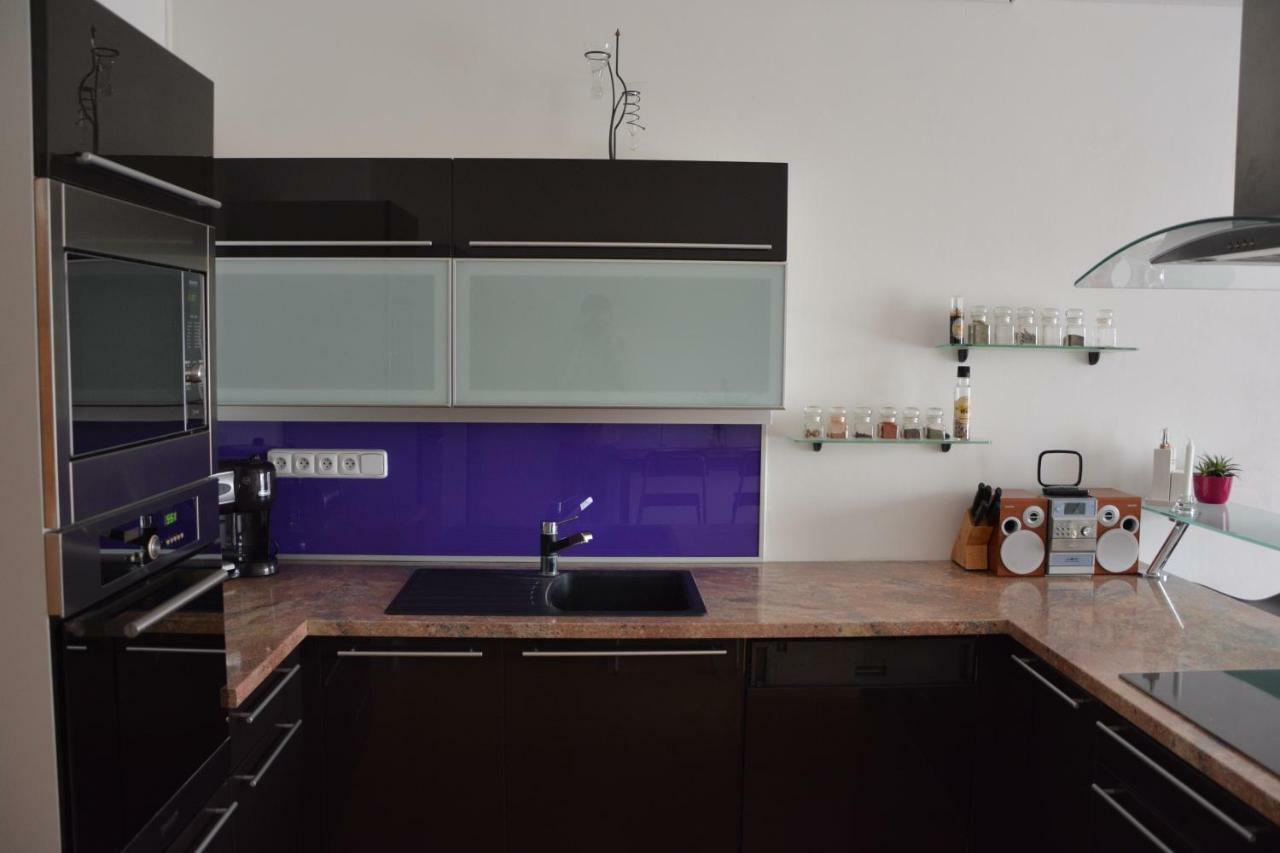 Apartment Zderadova *